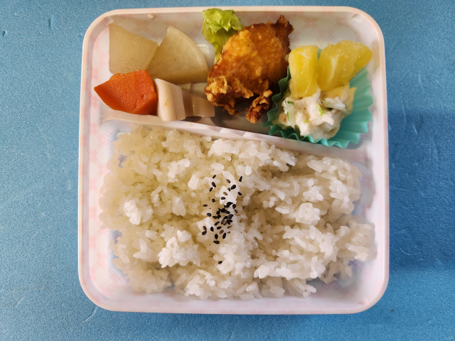 音香’s畑♪ 幼稚園・保育園の給食2025年04月18日 byおかずばたけ