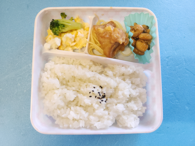 音香’s畑♪ 幼稚園・保育園の給食2025年07月02日 byおかずばたけ