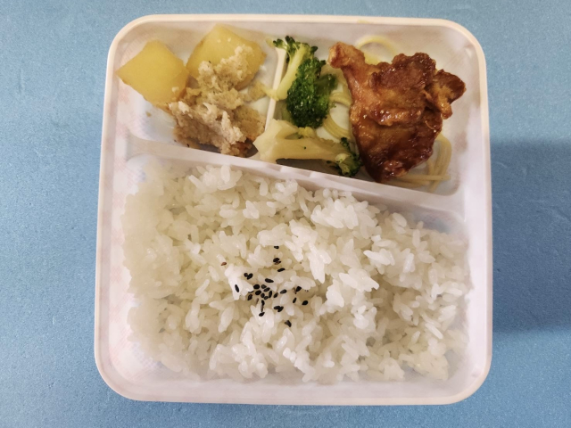 音香’s畑♪ 幼稚園・保育園の給食2025年07月18日 byおかずばたけ