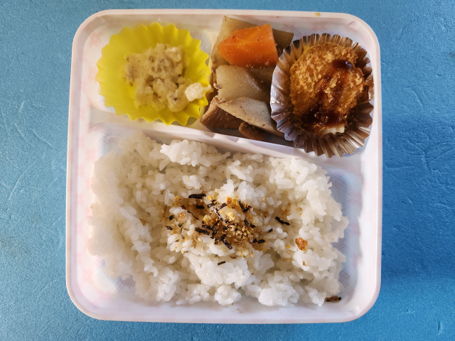 音香’s畑♪ 幼稚園・保育園の給食2025年11月17日 byおかずばたけ