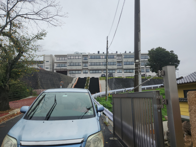 f csċg c쓌wZ 4 by΂